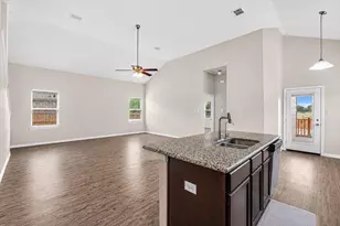 710 Woodcrest Dr, Ennis, TX 75119 - Photo 5