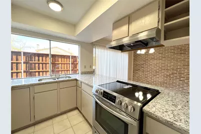 2110 Via Corona, Carrollton, TX 75006 - Photo 7