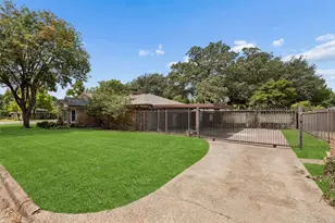 12051 Loch Ness Dr, Dallas, TX 75218 - Photo 11