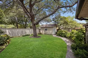 12051 Loch Ness Dr, Dallas, TX 75218 - Photo 13