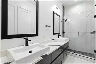 3523 N Versailles Ave, Dallas, TX 75209 - Photo 9