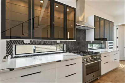 3523 N Versailles Avenue, Dallas, TX 75209 - Photo 23