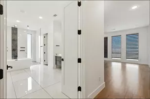 3523 N Versailles Ave, Dallas, TX 75209 - Photo 35