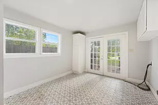 725 S Walnut St, Sherman, TX 75090 - Photo 13