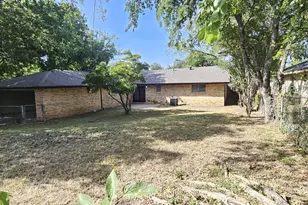 626 Little Creek Dr, Duncanville, TX 75116 - Photo 35