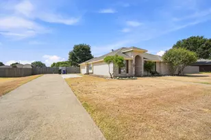 760 S Ridge Dr, Midlothian, TX 76065 - Photo 5