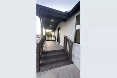 811 Thompson Street, Gainesville, TX 76240 - Photo 3