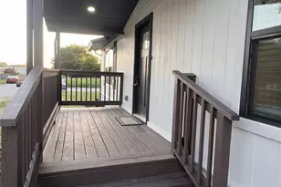 811 Thompson St, Gainesville, TX 76240 - Photo 3