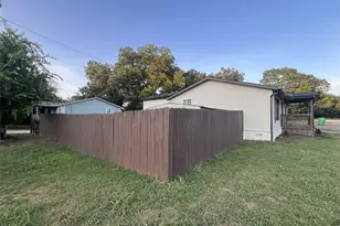 811 Thompson St, Gainesville, TX 76240 - Photo 23