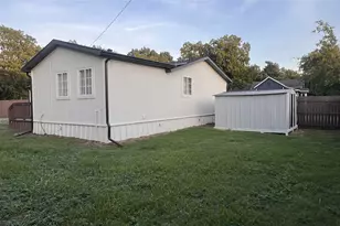 811 Thompson St, Gainesville, TX 76240 - Photo 19
