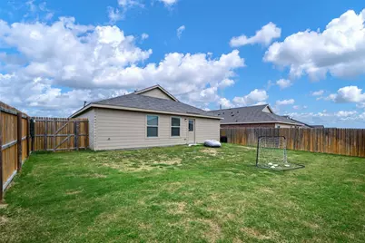 1104 Crestview Drive, Hutchins, TX 75141 - Photo 15