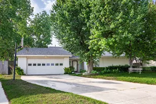 1102 St Croix Ct, Arlington, TX 76012 - Photo 3