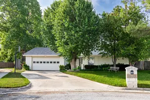 1102 St Croix Ct, Arlington, TX 76012 - Photo 1