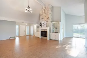 1102 St Croix Ct, Arlington, TX 76012 - Photo 9