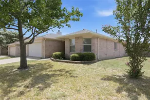 1065 Triple Crown Dr, Fort Worth, TX 76179 - Photo 5