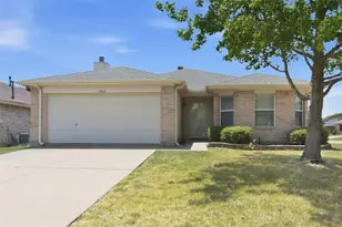1065 Triple Crown Dr, Fort Worth, TX 76179 - Photo 3