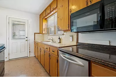 408 Bryan Drive, Arlington, TX 76011 - Photo 11