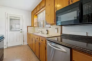408 Bryan Dr, Arlington, TX 76011 - Photo 11