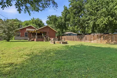 815 Brazos Street, Graham, TX 76450 - Photo 17