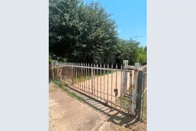 8812 Cherrybrook Drive, Dallas, TX 75217 - Photo 3
