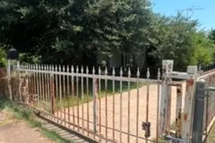8812 Cherrybrook Dr, Dallas, TX 75217 - Photo 3
