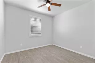 2524 Creek Dr, Granbury, TX 76048 - Photo 11