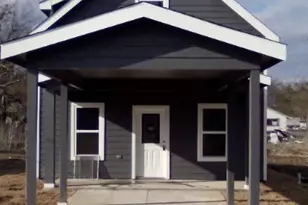 114 E Oak St, Whitewright, TX 75491 - Photo 1