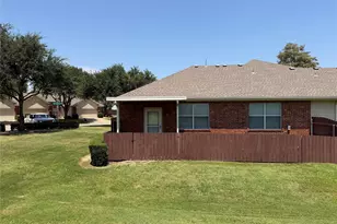 260 Bexar Dr, Lewisville, TX 75067 - Photo 23