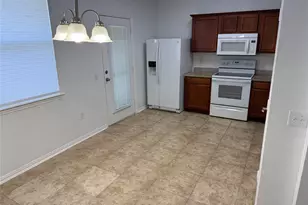 260 Bexar Dr, Lewisville, TX 75067 - Photo 5
