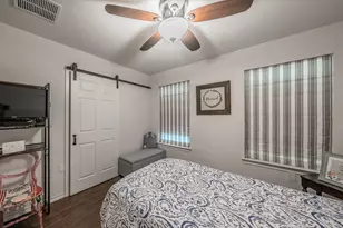 1045 Valentine St, Hurst, TX 76053 - Photo 31