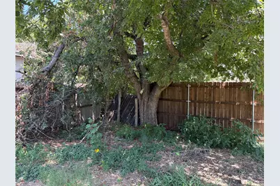 909 Cottonwood Trail, Benbrook, TX 76126 - Photo 7