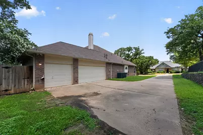 720 Big Horn Trail, Crowley, TX 76036 - Photo 39