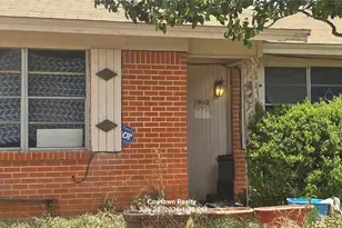 1053 Cole Ct, Fort Worth, TX 76115 - Photo 5
