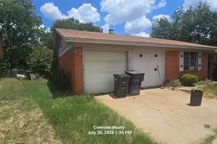 1053 Cole Ct, Fort Worth, TX 76115 - Photo 3