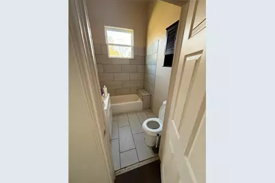 610 W 6th Street, Bonham, TX 75418 - Photo 7