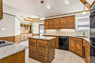 2942 Woodland Hills Drive, Grapevine, TX 76051 - Photo 11