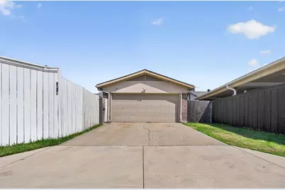 2224 Crockett Drive, Carrollton, TX 75006 - Photo 9