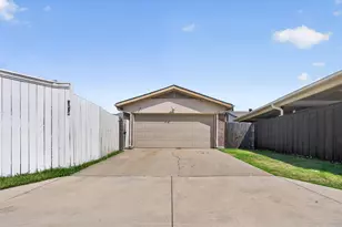 2224 Crockett Dr, Carrollton, TX 75006 - Photo 9