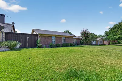 2224 Crockett Drive, Carrollton, TX 75006 - Photo 5