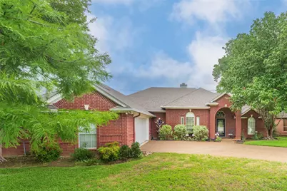 6703 Landover Hills Lane, Arlington, TX 76017 - Photo 3
