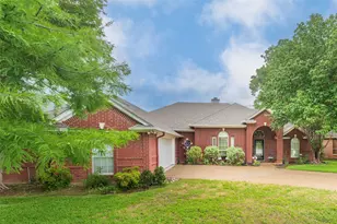 6703 Landover Hills Ln, Arlington, TX 76017 - Photo 3