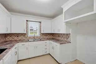 2011 W Houston St, Sherman, TX 75092 - Photo 15