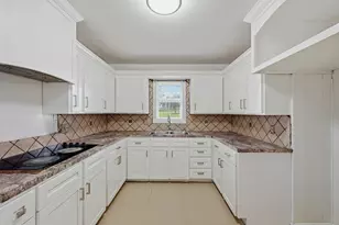 2011 W Houston St, Sherman, TX 75092 - Photo 13