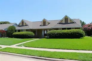 202 Creekside Ln, Coppell, TX 75019 - Photo 1