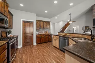 225 County Rd 423, Lorena, TX 76655 - Photo 17