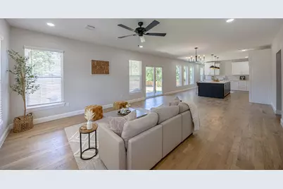 1321 E Magnolia Avenue, Fort Worth, TX 76104 - Photo 7