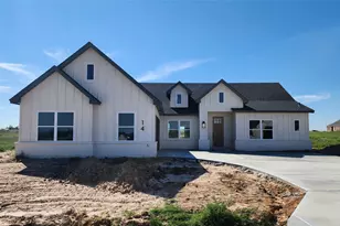145 Legends Wy, Bridgeport, TX 76246 - Photo 3