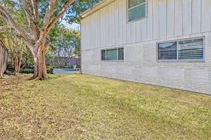 4110 Shady Hill Dr, Dallas, TX 75229 - Photo 31