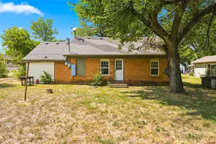1126 W 7th St, McGregor, TX 76657 - Photo 17