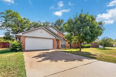 812 Brittany Drive, Denton, TX 76209 - Photo 3